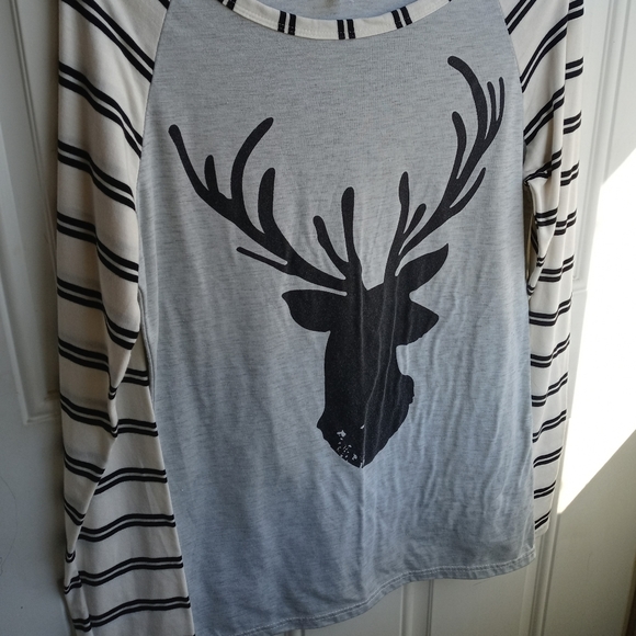 Deer Head Top - Picture 1 of 4